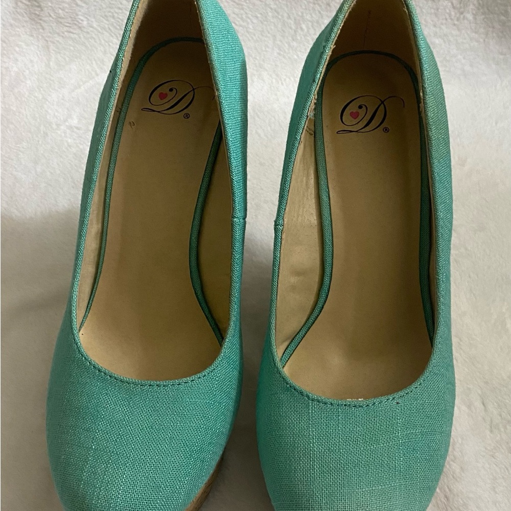 Teal Lines Wedges